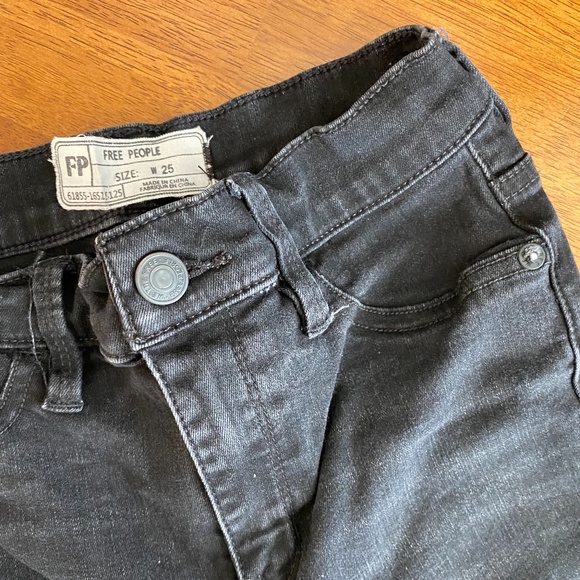 Free People Denim - Free People Black Ripped Ankle Jeans Size 25